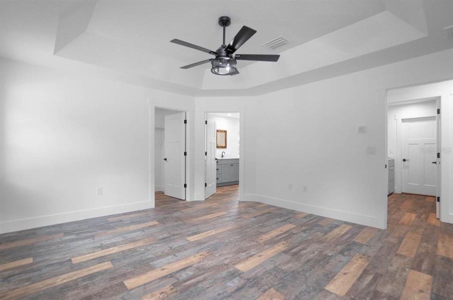 Spacious, unfurnished interior of a new home in , Webster (Image 17).