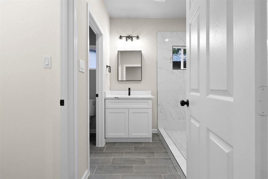 Primary en-suite bath Primary en-suite bath