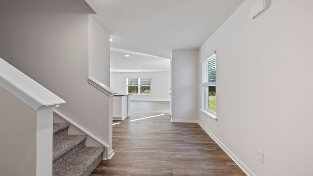 Spacious, unfurnished interior of a new home in Cedar Gap, Fountain Inn (Image 12).