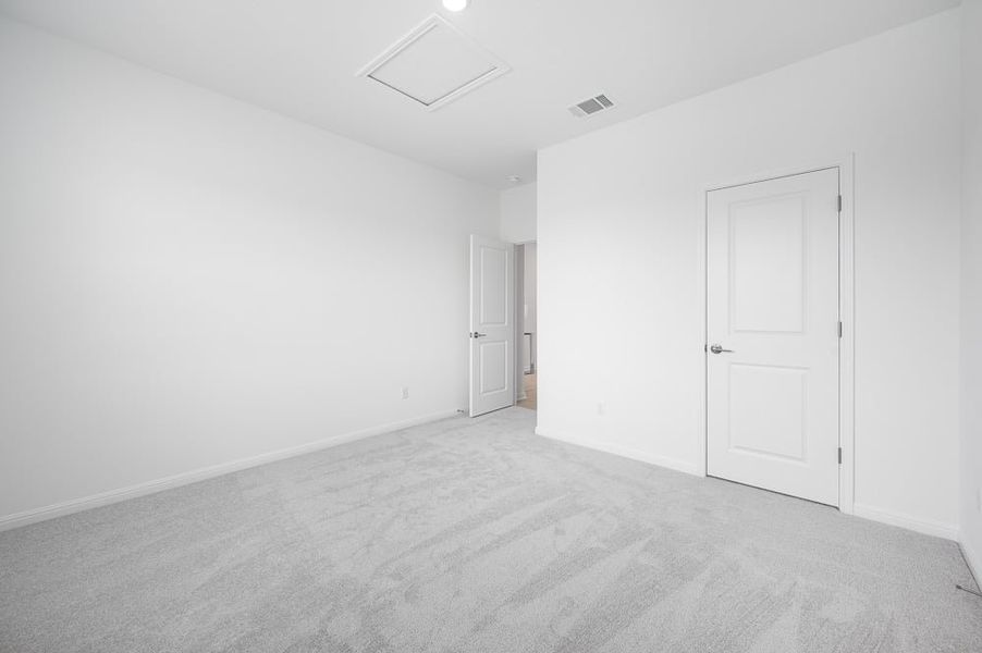 Spacious, unfurnished interior of a new home in Emory Crossing, Hutto (Image 13).