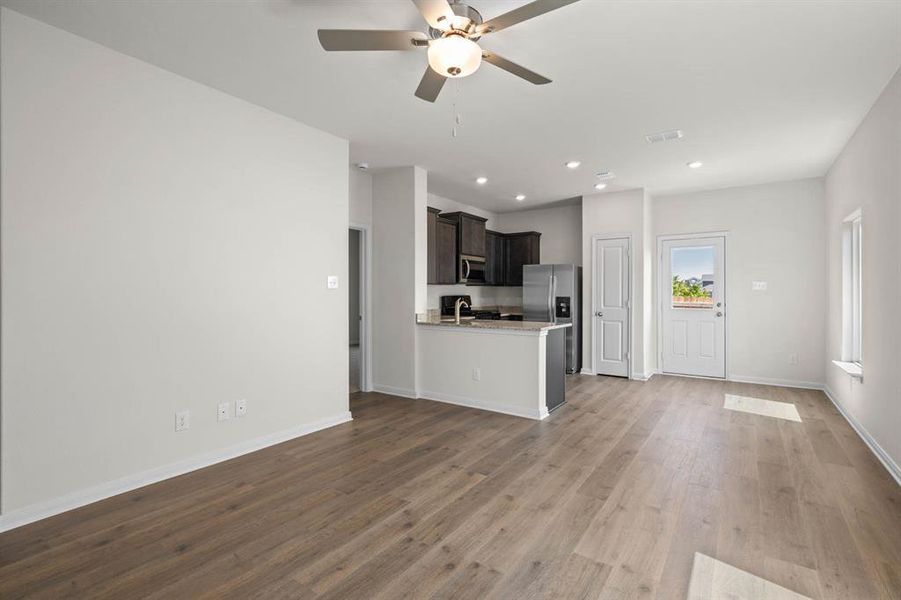 Spacious, unfurnished interior of a new home in Big Sky Estates, Ponder (Image 8).