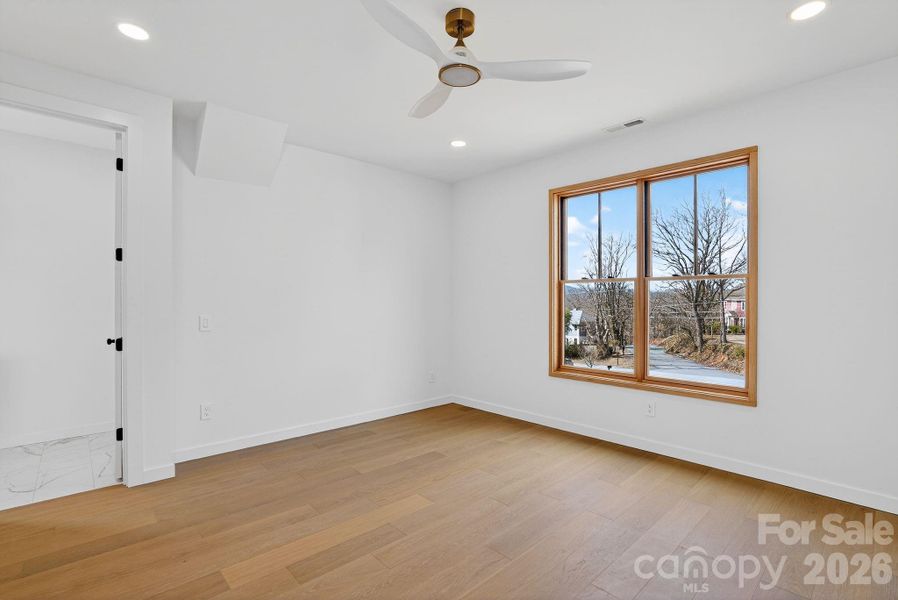 Spacious, unfurnished interior of a new home in , Asheville (Image 32).