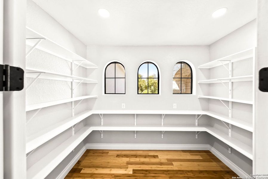 Spacious, unfurnished interior of a new home in , New Braunfels (Image 41).