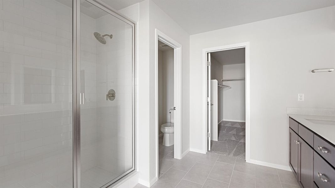 Spacious, unfurnished interior of a new home in The Legacy Collection at Talon Pointe, Thornton (Image 10).