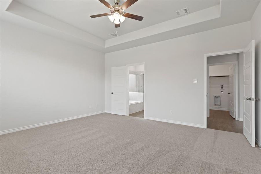 Spacious, unfurnished interior of a new home in Burgess Meadows, Cleburne (Image 13).