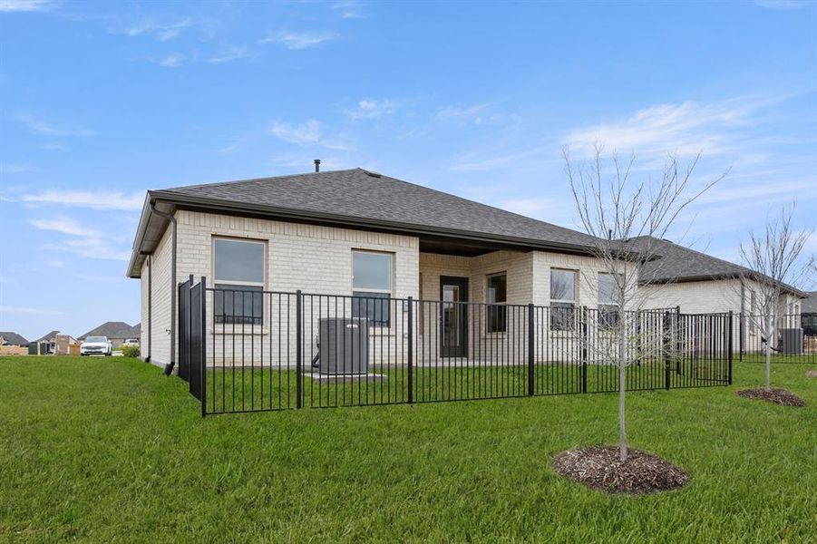 5900 Carmona-  BACK-7198