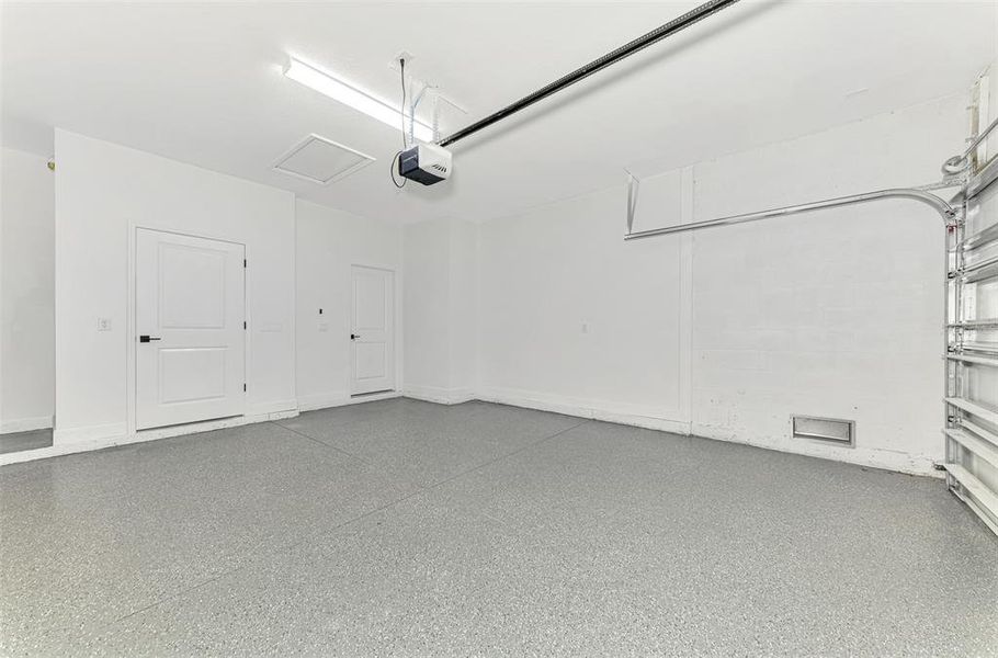 Spacious, unfurnished interior of a new home in , Port Charlotte (Image 31).