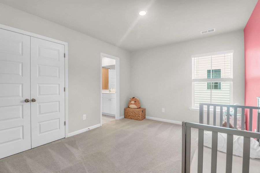 Spacious, unfurnished interior of a new home in Sweetgrass at Summers Corner: Arbor Collection, Summerville (Image 21).