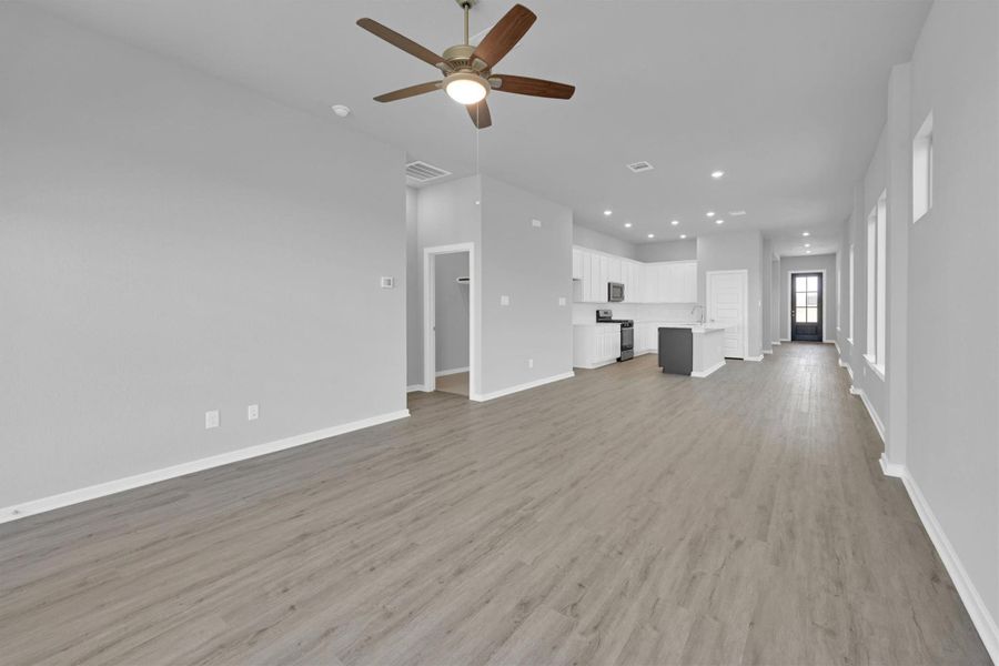 Image 6 of a home in Sunterra 40. Image 6 of a home in Sunterra 40.