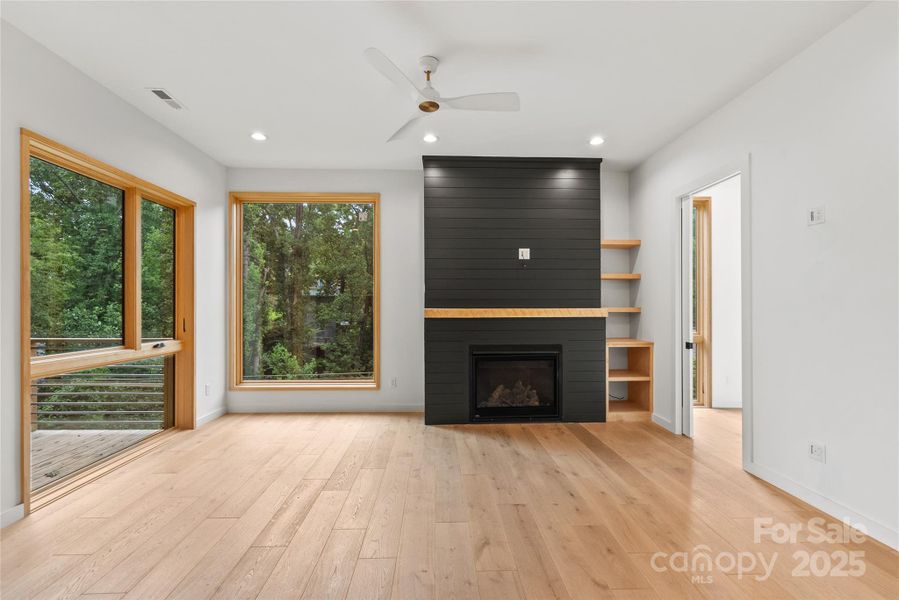 Spacious, unfurnished interior of a new home in , Asheville (Image 20).