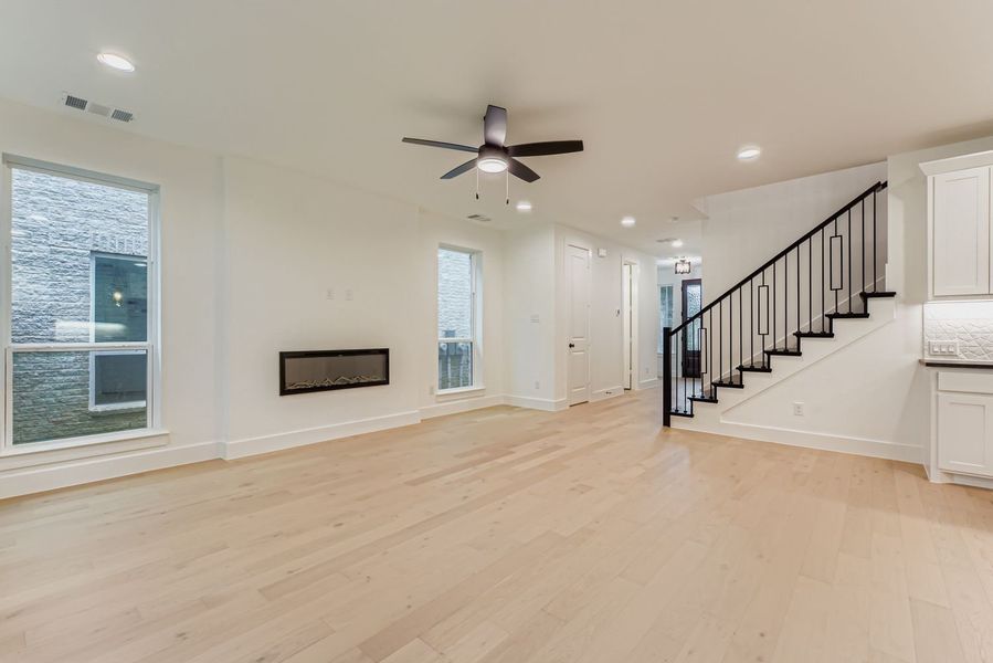 3113 Sir Judge - Living Area