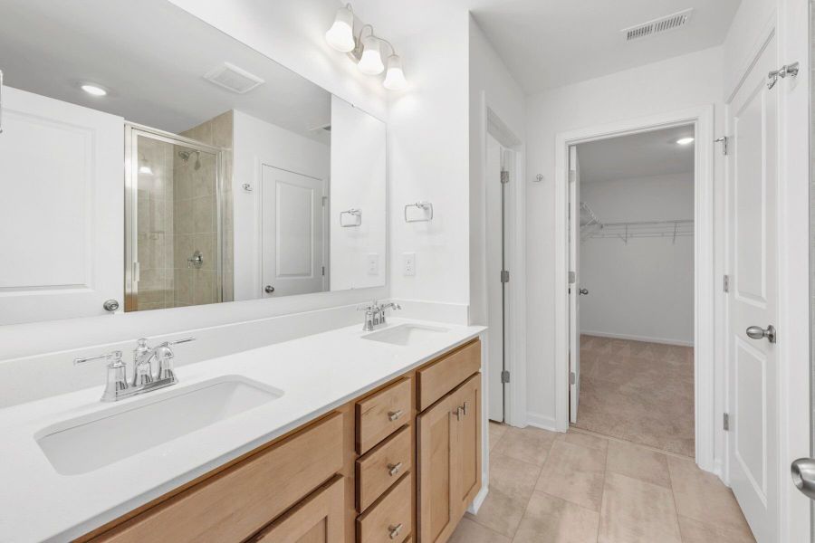 Owner's Bathroom Owner's Bathroom