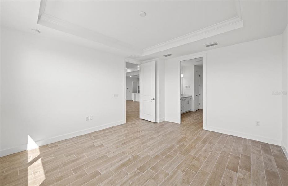 Spacious, unfurnished interior of a new home in , North Port (Image 13).
