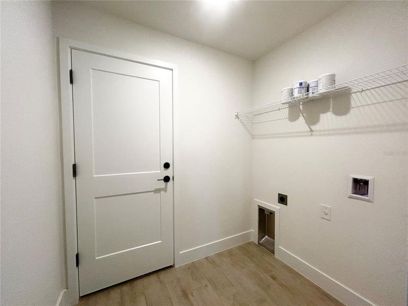 Spacious, unfurnished interior of a new home in Deep Creek, Punta Gorda (Image 11).