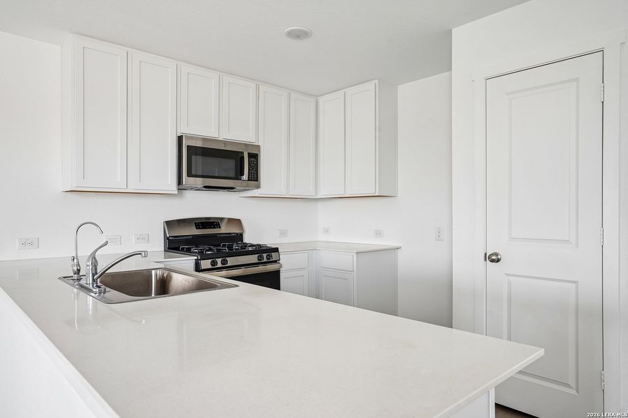Furnished interior view inside a new home in Steelwood Trails, New Braunfels (Image 9).