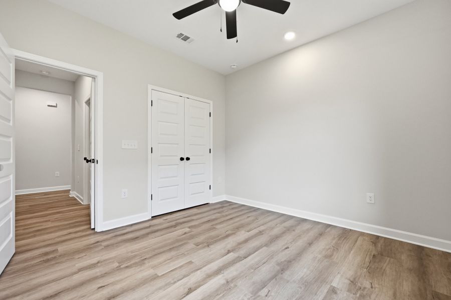 Spacious, unfurnished interior of a new home in Barton's Bend, Crestview (Image 27). Spacious, unfurnished interior of a new home in Barton's Bend, Crestview (Image 27).