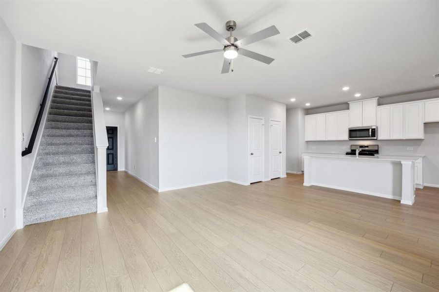 Spacious, unfurnished interior of a new home in Bellagio, Forney (Image 11).