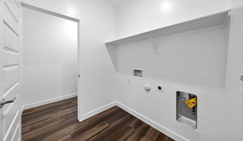 Spacious, unfurnished interior of a new home in Solterra, Green Valley (Image 42).