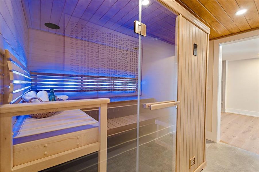 Image 101 of a home in .