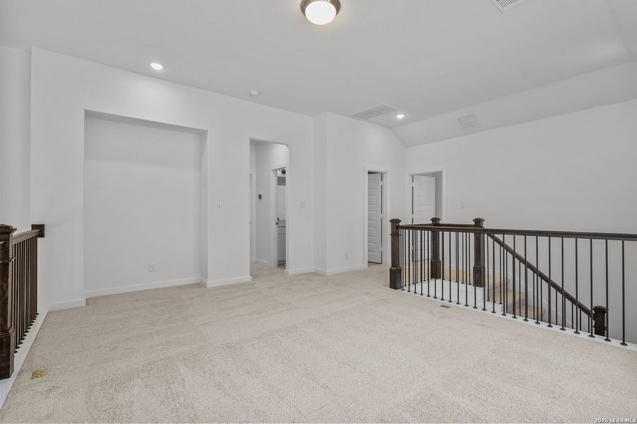 Spacious, unfurnished interior of a new home in Stillwater Ranch, San Antonio (Image 21). Spacious, unfurnished interior of a new home in Stillwater Ranch, San Antonio (Image 21).
