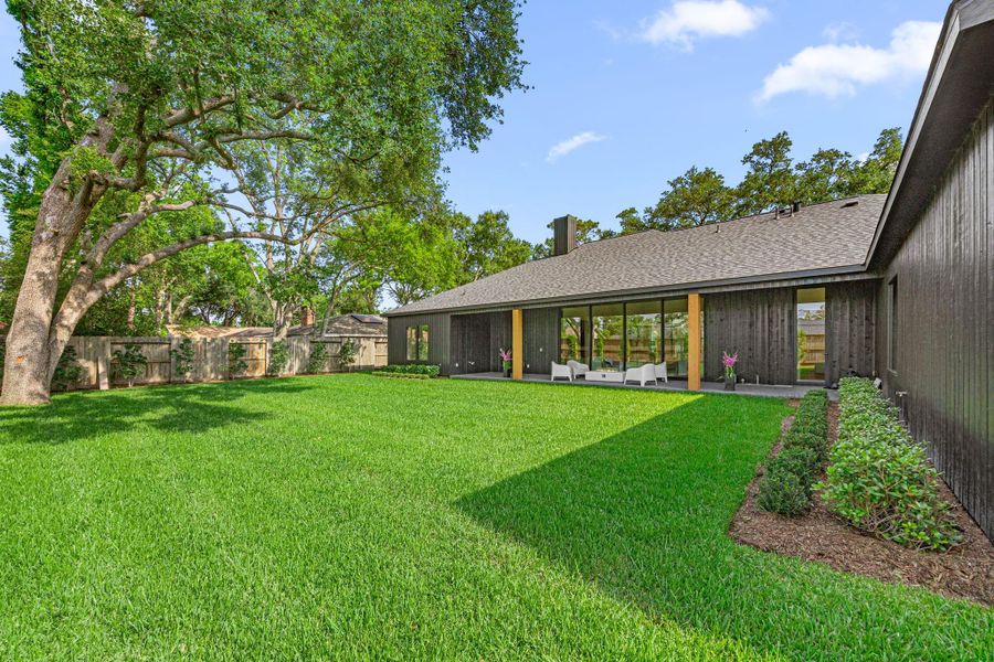 GORGEOUS BACK YARD