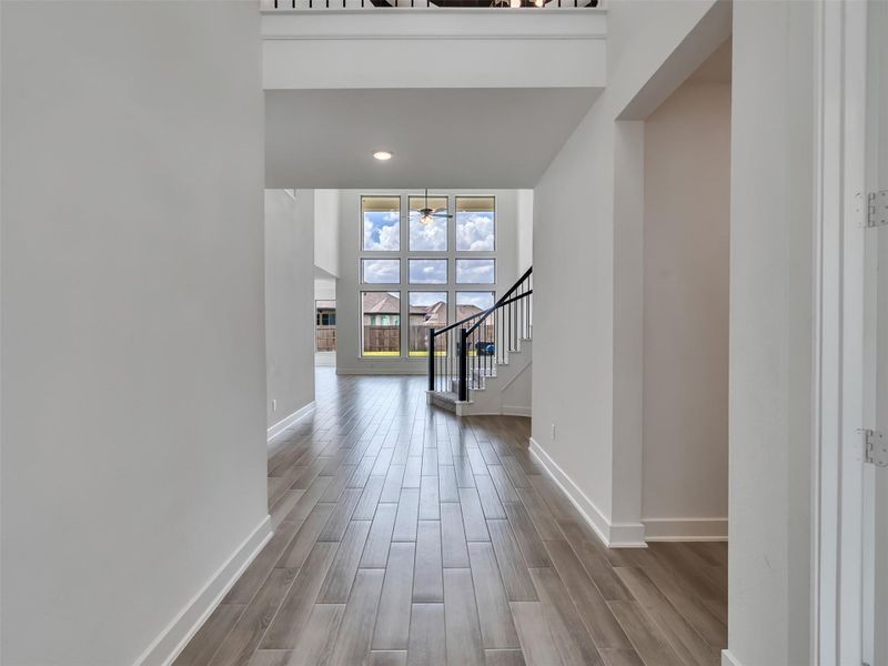 Spacious, unfurnished interior of a new home in ARTAVIA®, Conroe (Image 16). Spacious, unfurnished interior of a new home in ARTAVIA®, Conroe (Image 16).