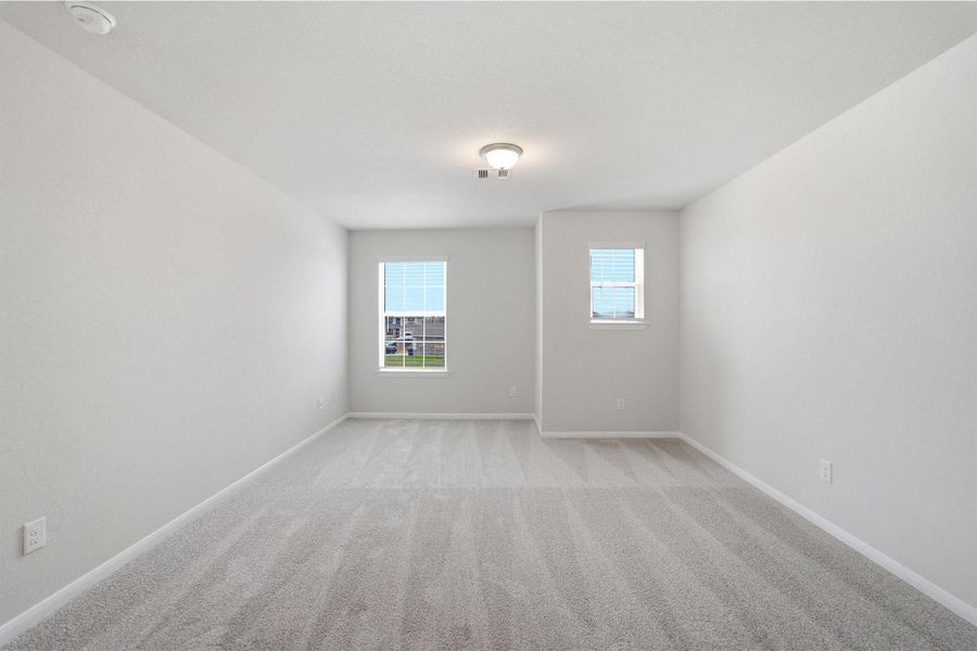 Spacious, unfurnished interior of a new home in Pearlbrook, Texas City (Image 19).