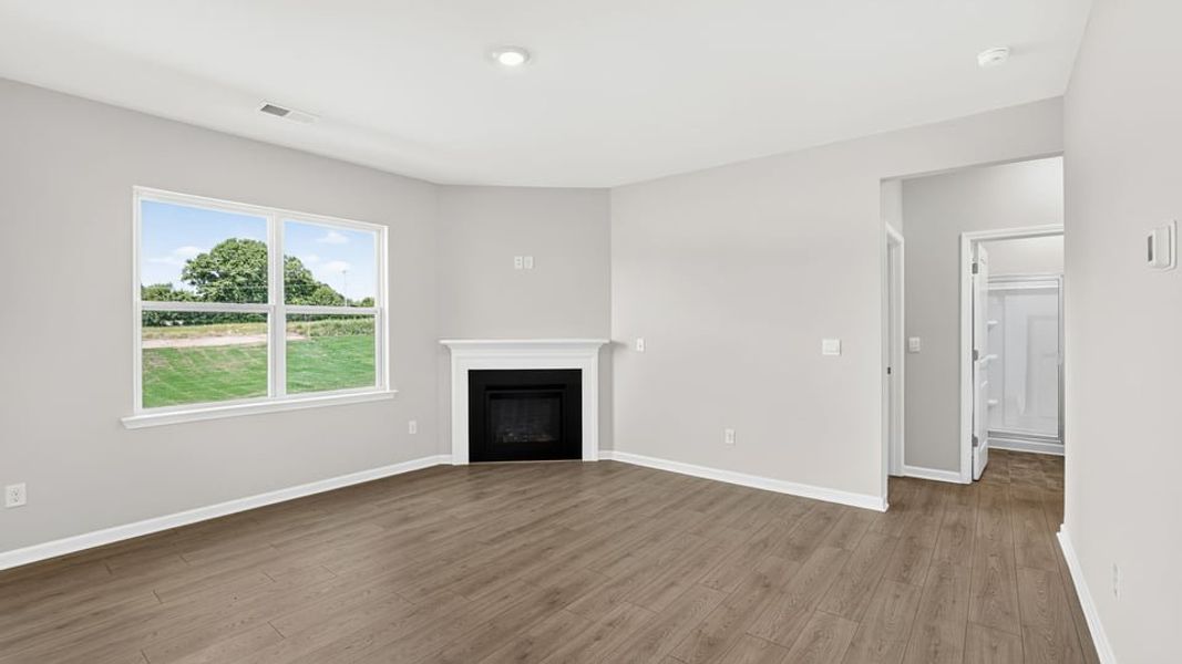 Spacious, unfurnished interior of a new home in Durbin Meadows Traditions, Fountain Inn (Image 21).