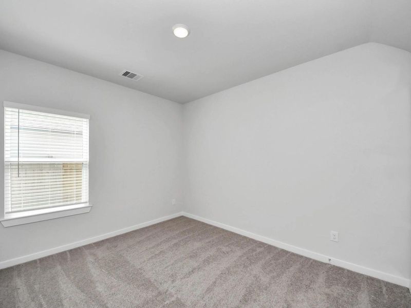Spacious, unfurnished interior of a new home in Caney Creek Place, Conroe (Image 22).