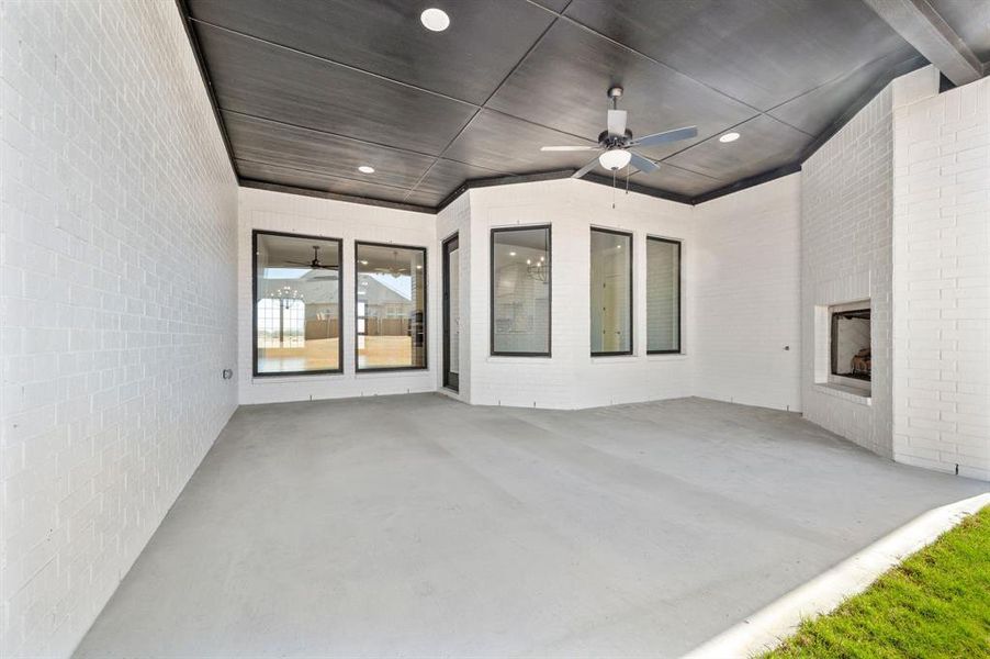 Exterior details and patio area of a home in Settlers Glen, New Fairview (Image 26).