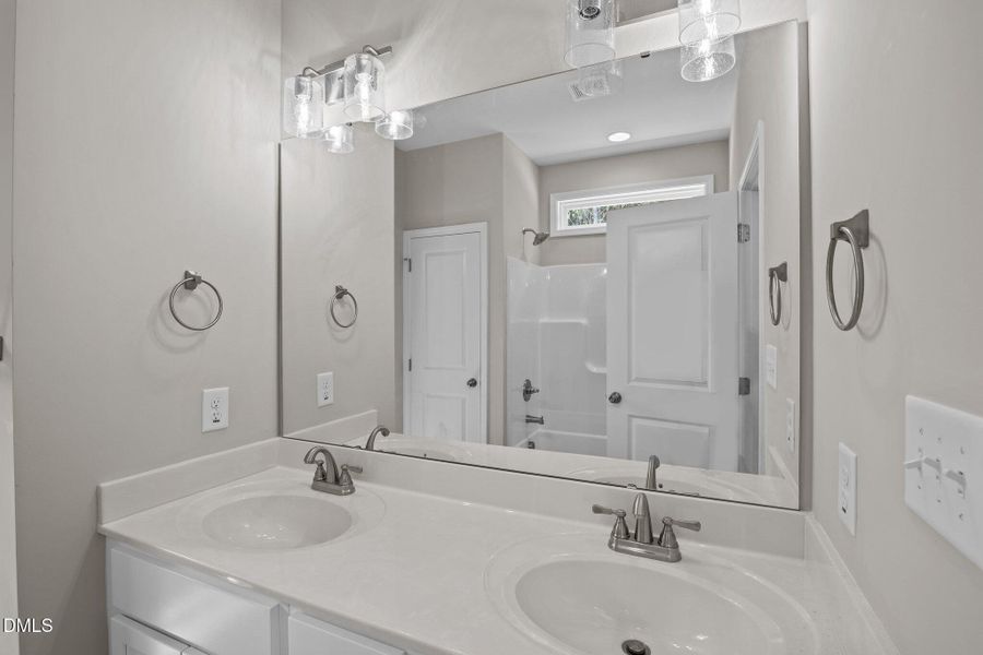 29-web-or-mls-BLS_0063 29-web-or-mls-BLS_0063