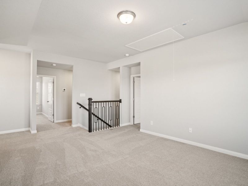 Spacious, unfurnished interior of a new home in Lark Canyon, New Braunfels (Image 21).