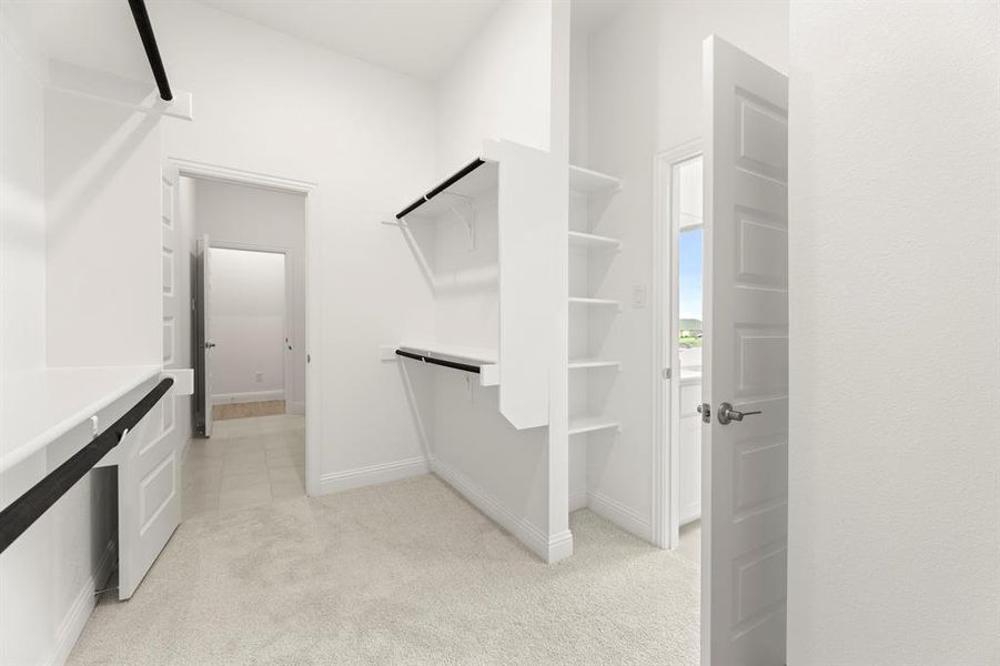 23. 530 San Angelo - Closet 23. 530 San Angelo - Closet