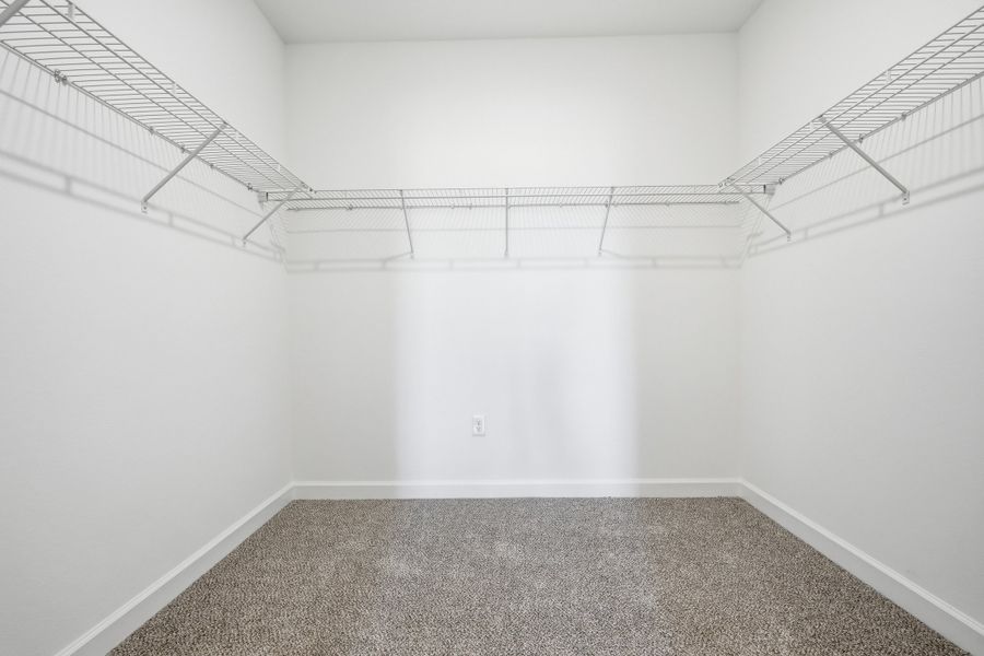 Spacious, unfurnished interior of a new home in McCarthy Estates, Defuniak Springs (Image 19).