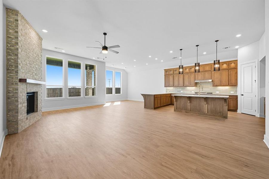 Spacious, unfurnished interior of a new home in Canyon Creek Estates, Sherman (Image 13). Spacious, unfurnished interior of a new home in Canyon Creek Estates, Sherman (Image 13).
