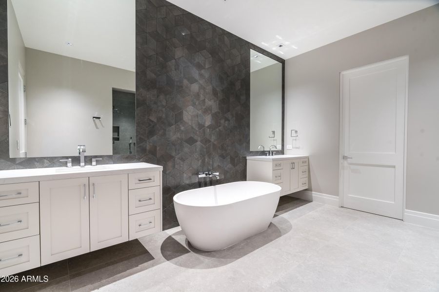 18720 N 101st St #3008