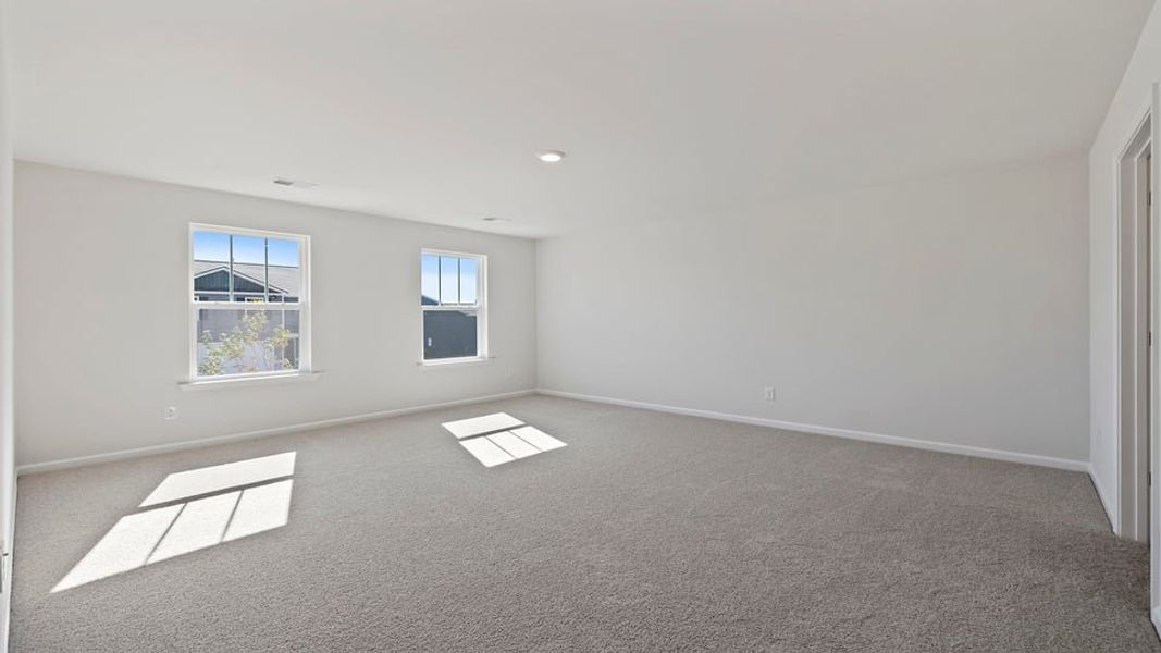 Spacious, unfurnished interior of a new home in Cedar Gap, Fountain Inn (Image 29).