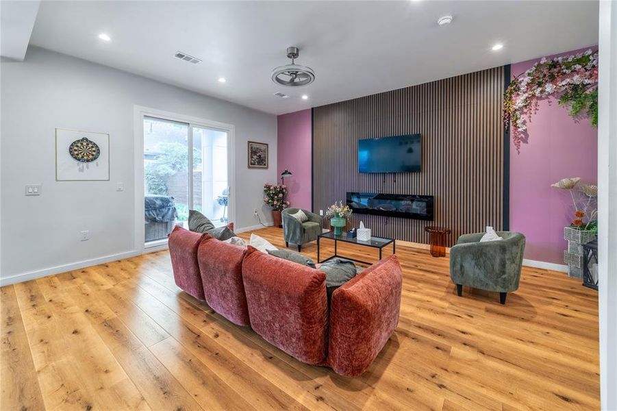 Furnished interior view inside a new home in , Dallas (Image 19).