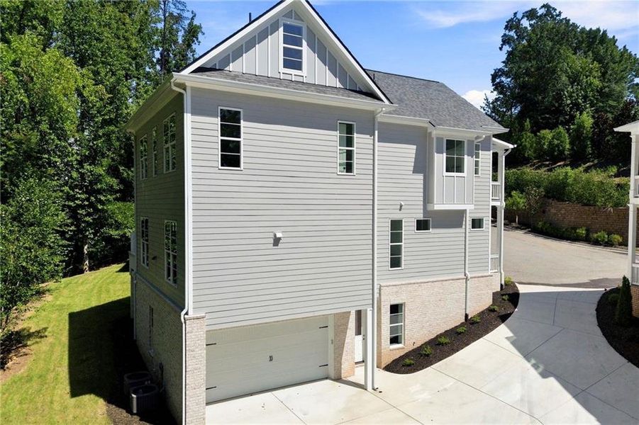 Exterior details and patio area of a home in Parkside Roswell, Roswell (Image 26).