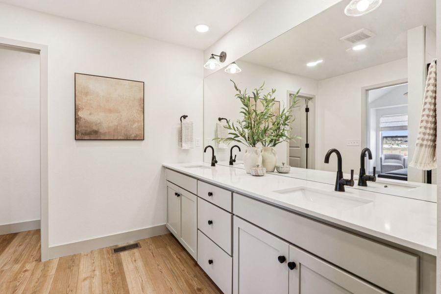 Furnished interior view inside a new home in Trailside, Timnath (Image 39).