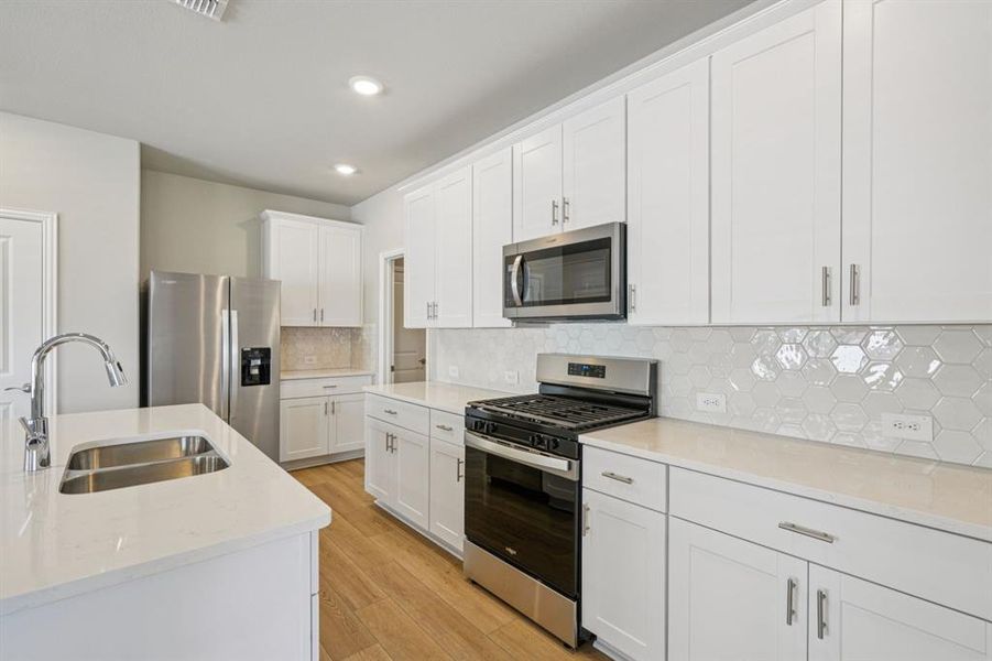 Photo is not of the actual home, but is an inspirational photo of builder’s model home and may depict options, furnishings, and/or decorator features that are not included. Photo is not of the actual home, but is an inspirational photo of builder’s model home and may depict options, furnishings, and/or decorator features that are not included.