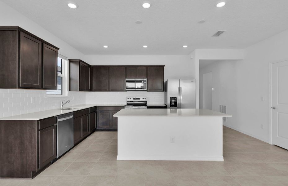 Furnished interior view inside a new home in Hyland Trail, Green Cove Springs (Image 10).