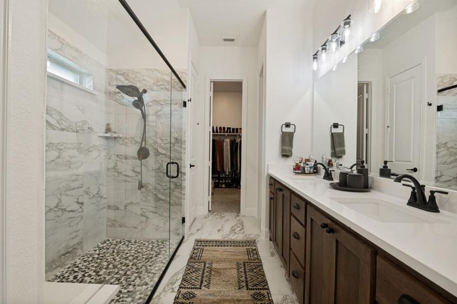 Furnished interior view inside a new home in , Waxahachie (Image 17).