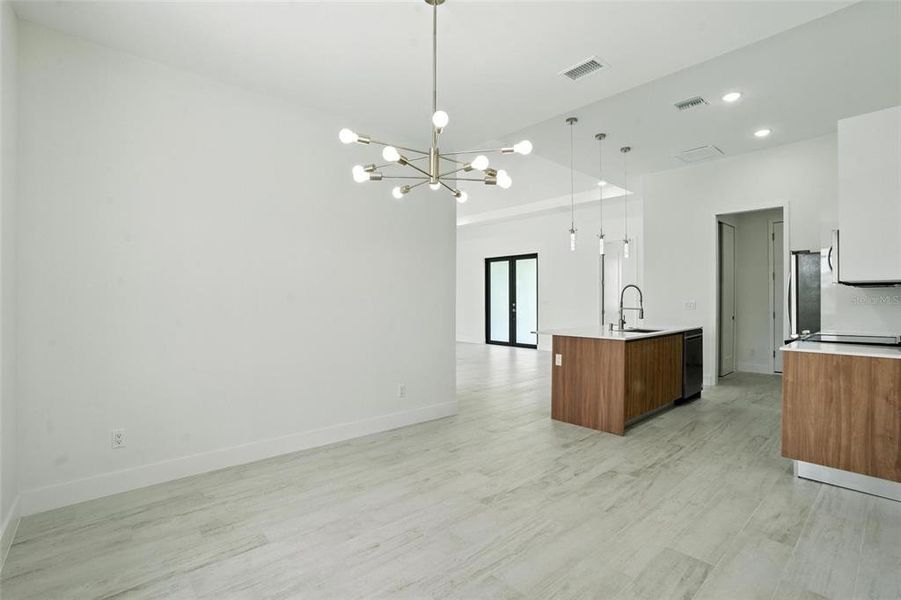 Spacious, unfurnished interior of a new home in , Port Charlotte (Image 35).
