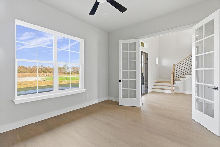 Spacious, unfurnished interior of a new home in Hidden Valley 1, Princeton (Image 20).