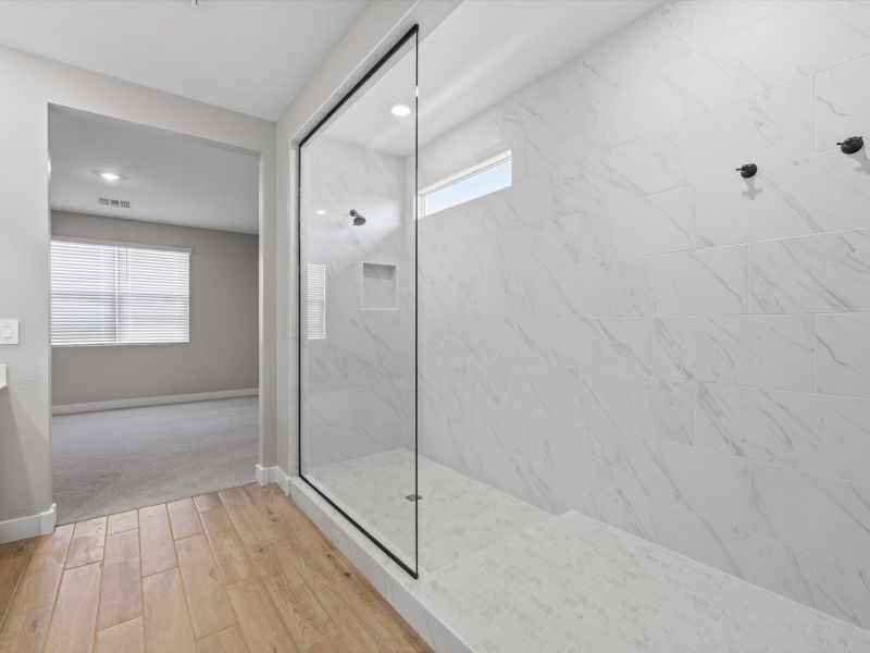Spacious, unfurnished interior of a new home in Abel Ranch Reserve Series, Goodyear (Image 6).