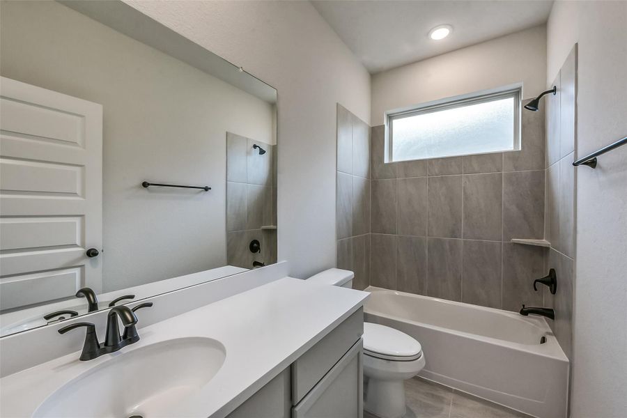 Furnished interior view inside a new home in River Ranch Meadows, Dayton (Image 15).