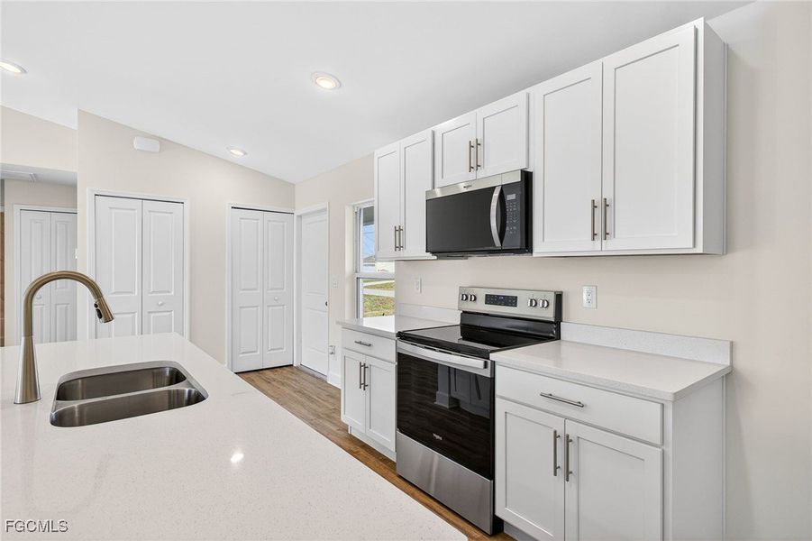 Furnished interior view inside a new home in Cape Coral, Cape Coral (Image 11).