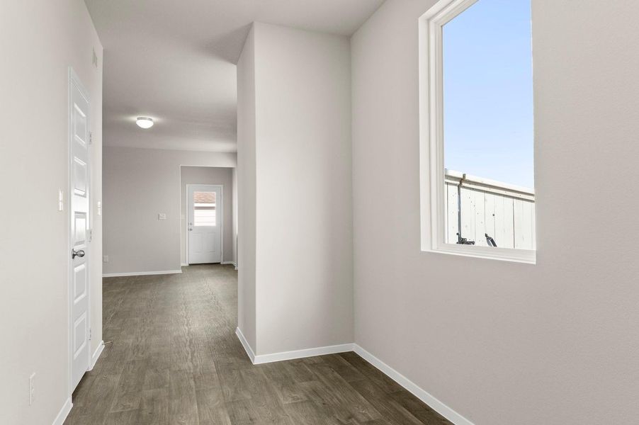 Spacious, unfurnished interior of a new home in Harvest Ridge, Elgin (Image 16).