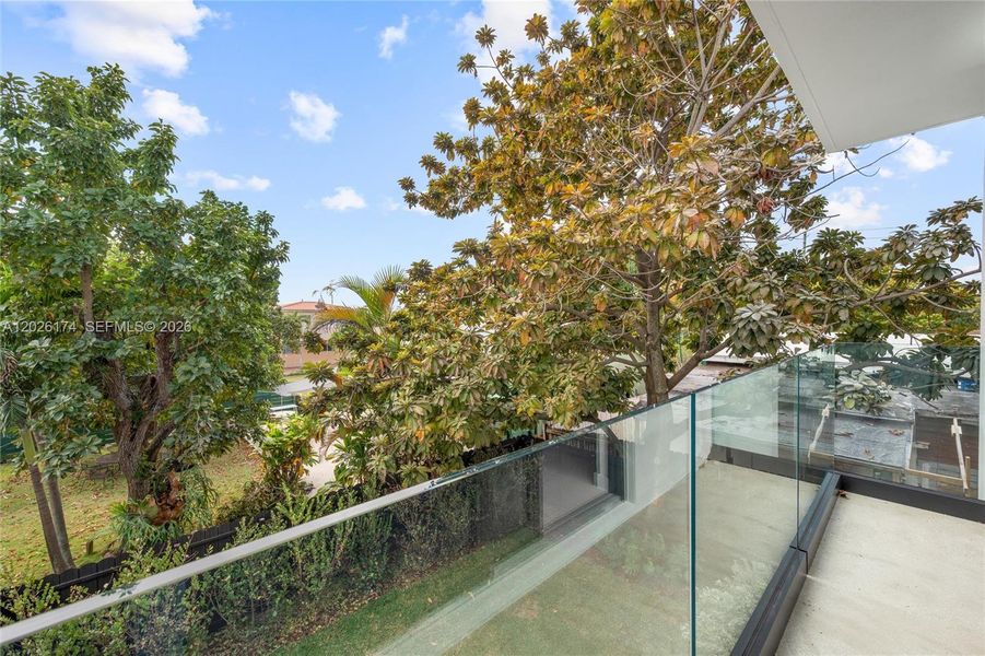 Exterior details and patio area of a home in , Miami (Image 4).